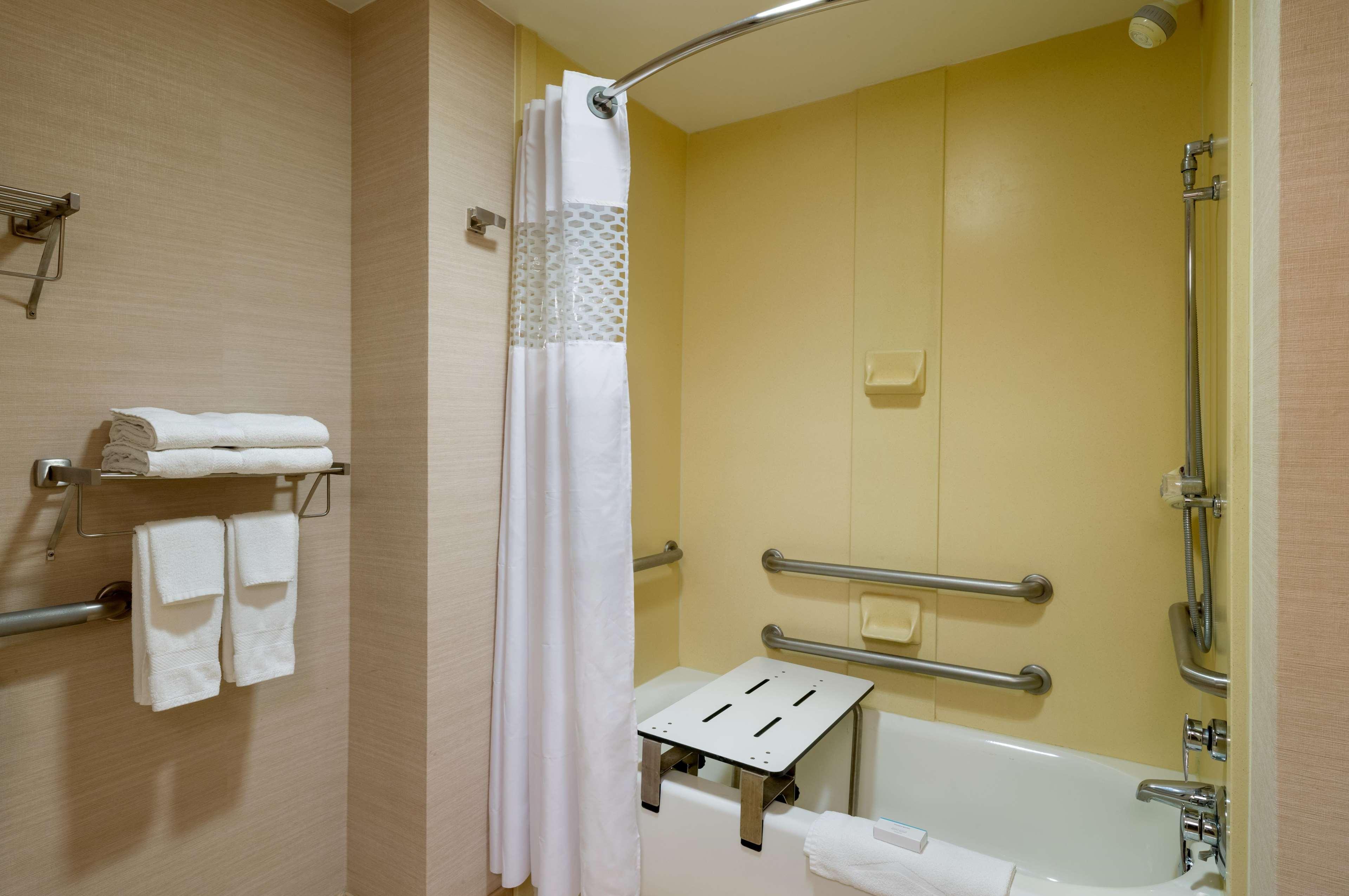 Hampton Inn & Suites State College At Williamsburg Square Ngoại thất bức ảnh