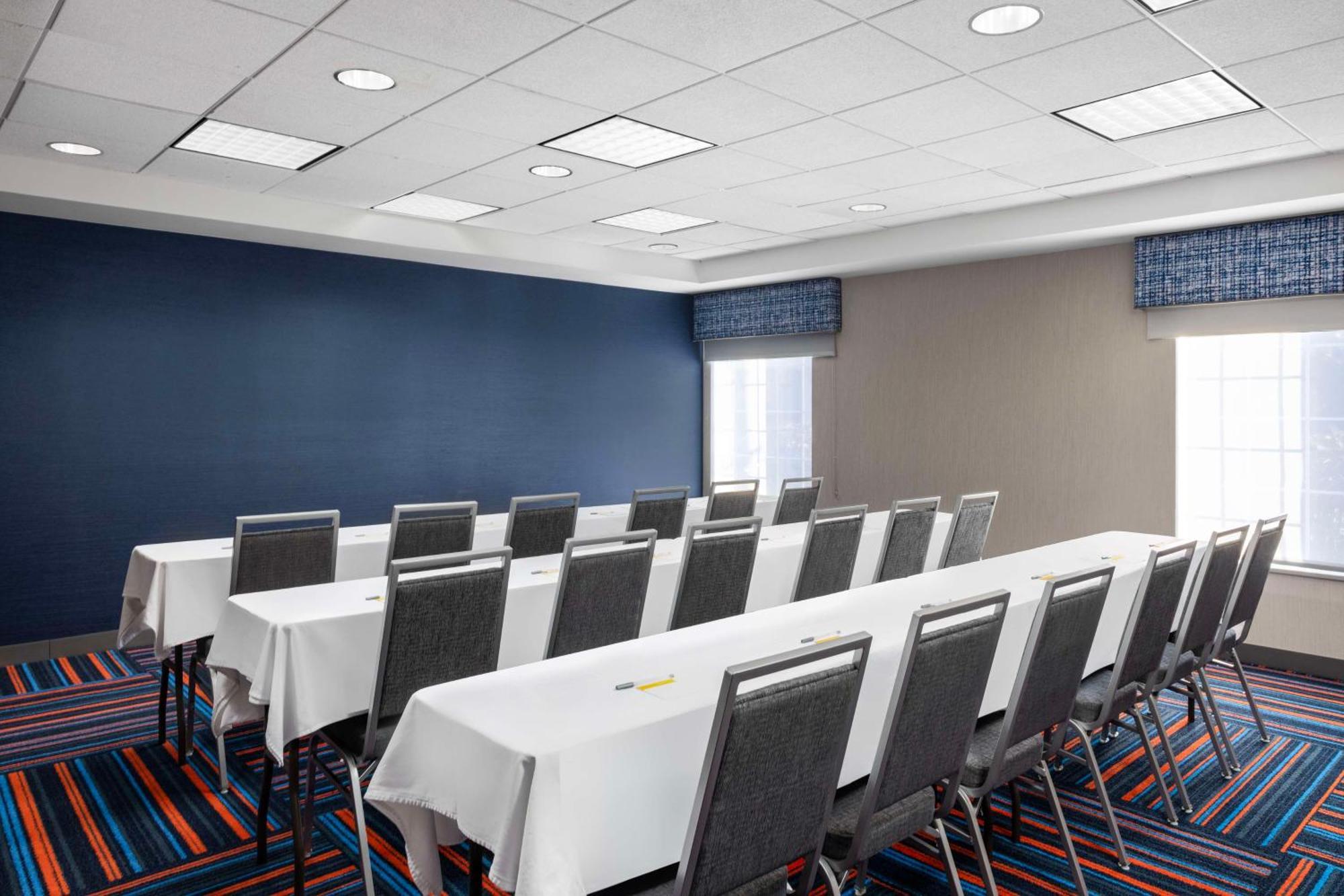 Hampton Inn & Suites State College At Williamsburg Square Ngoại thất bức ảnh