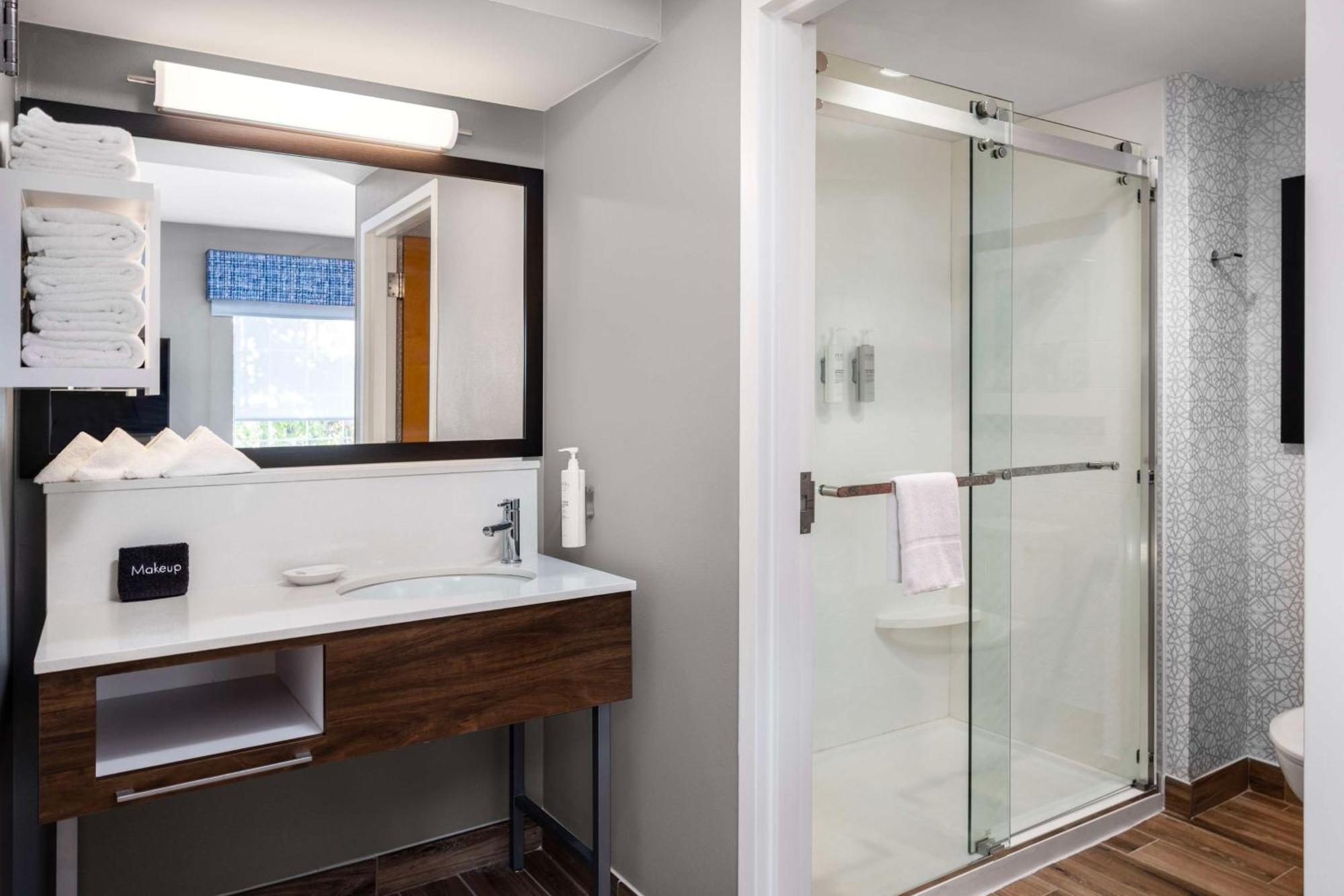 Hampton Inn & Suites State College At Williamsburg Square Ngoại thất bức ảnh