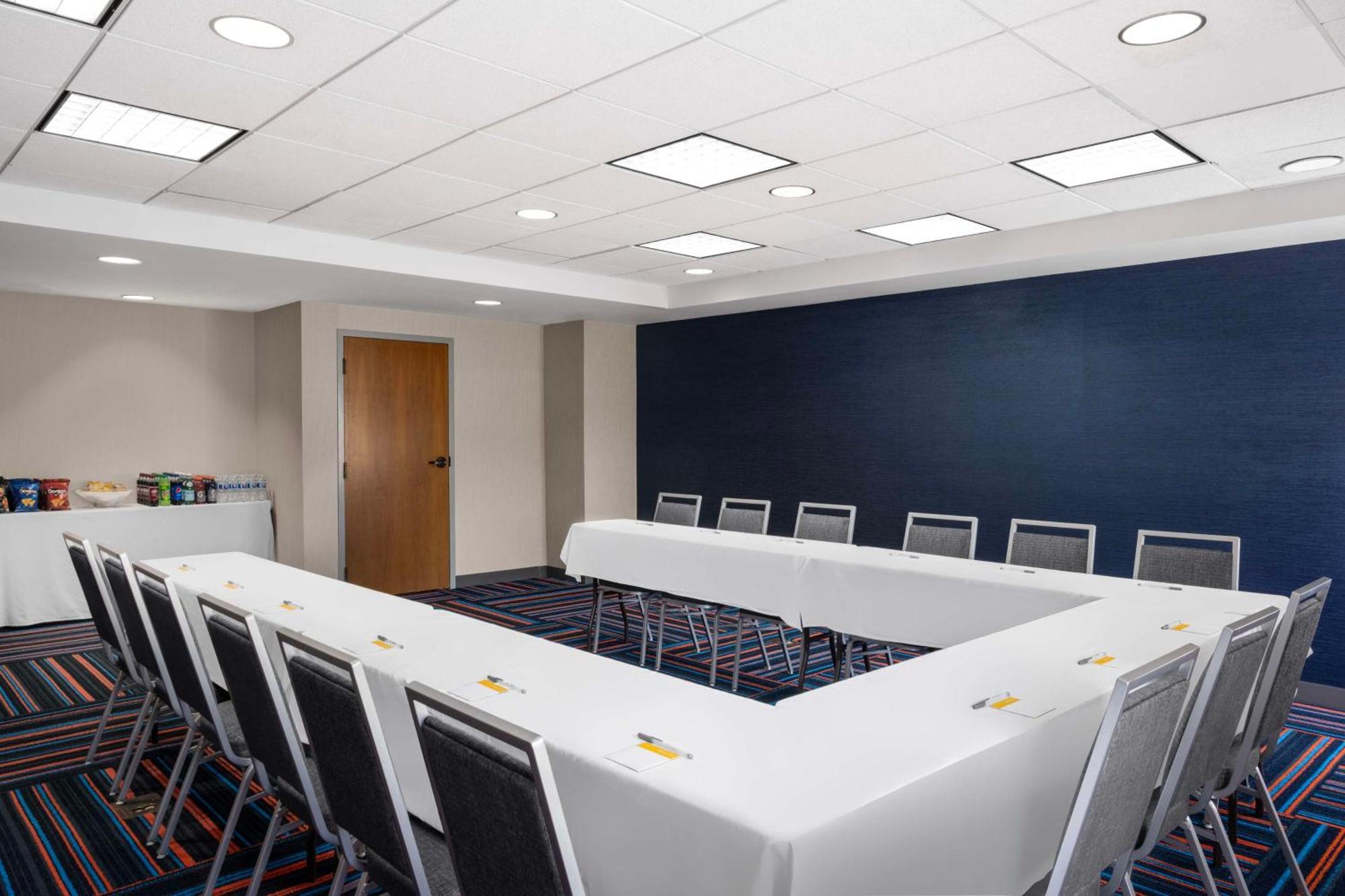 Hampton Inn & Suites State College At Williamsburg Square Ngoại thất bức ảnh