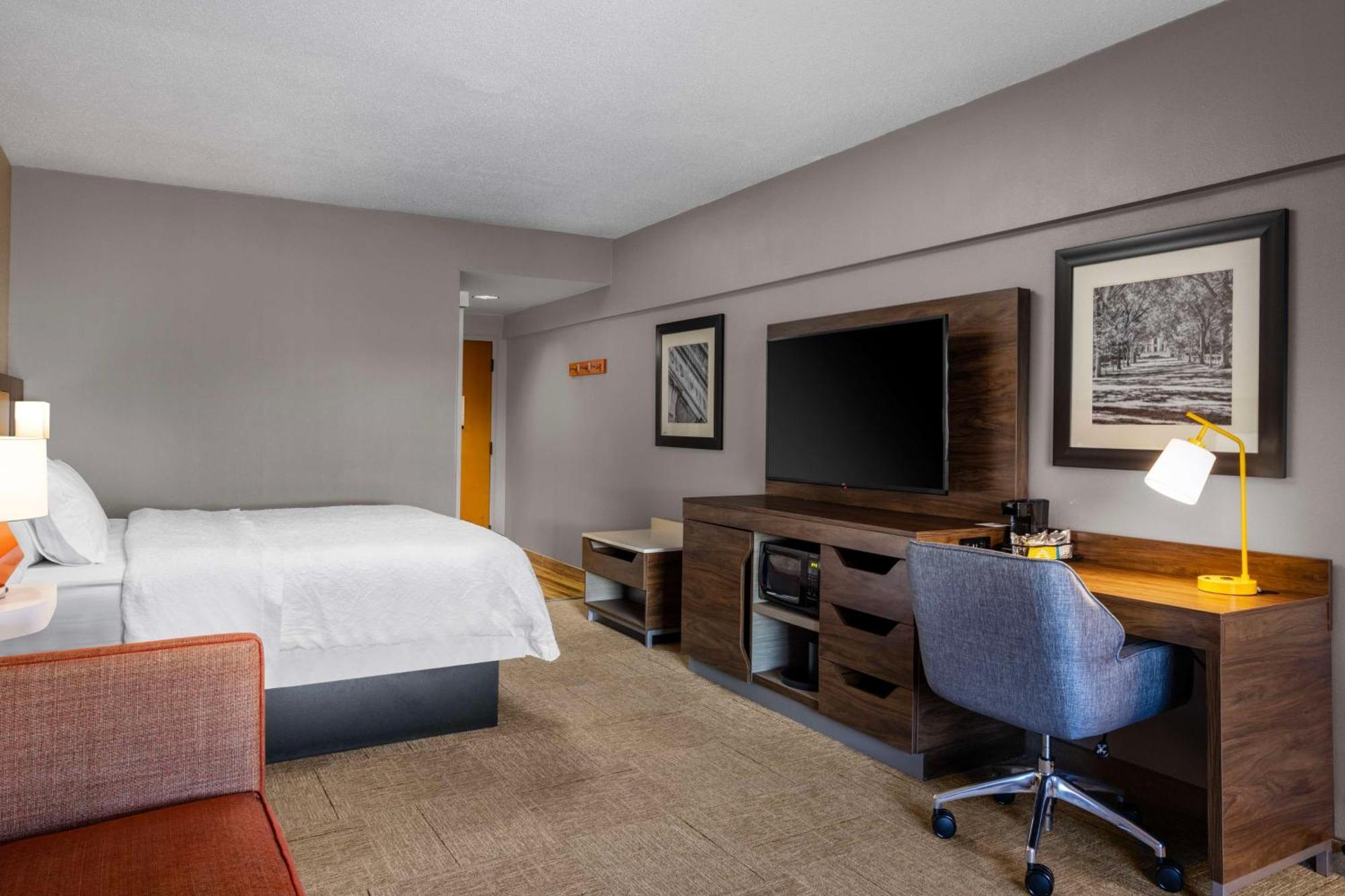 Hampton Inn & Suites State College At Williamsburg Square Ngoại thất bức ảnh