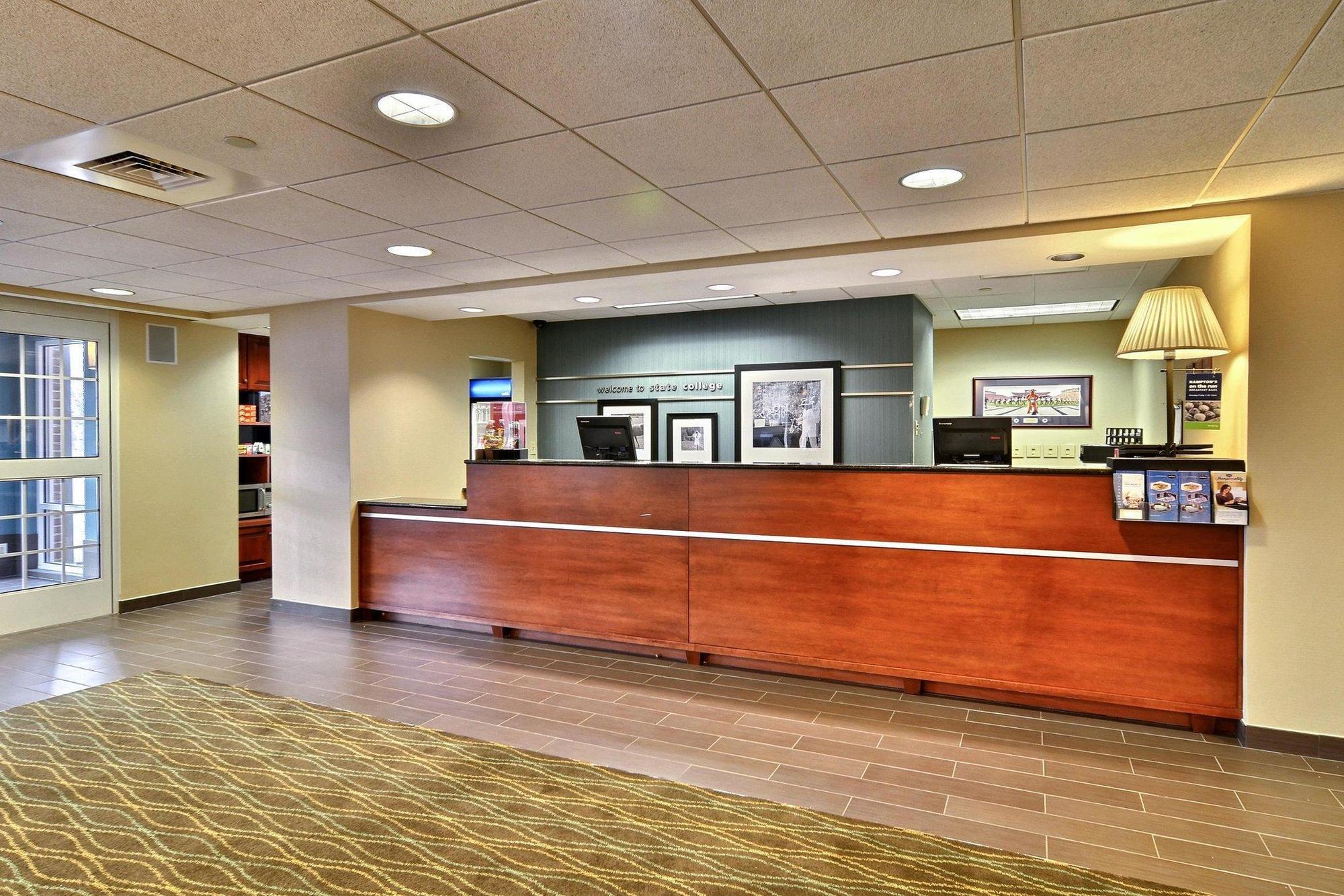 Hampton Inn & Suites State College At Williamsburg Square Ngoại thất bức ảnh