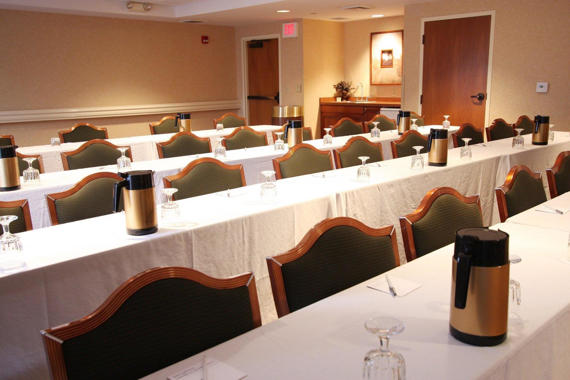 Hampton Inn & Suites State College At Williamsburg Square Ngoại thất bức ảnh