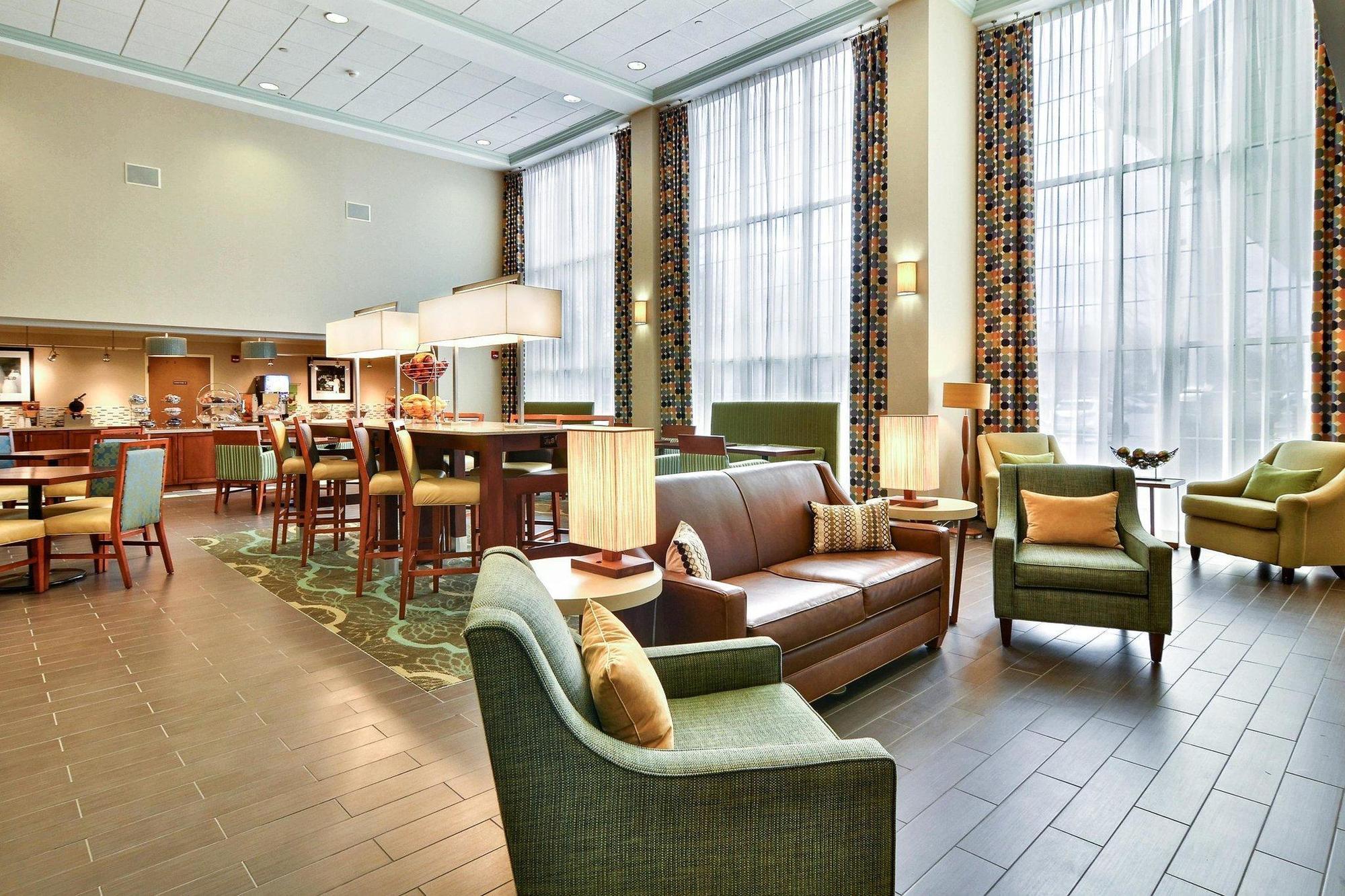 Hampton Inn & Suites State College At Williamsburg Square Ngoại thất bức ảnh