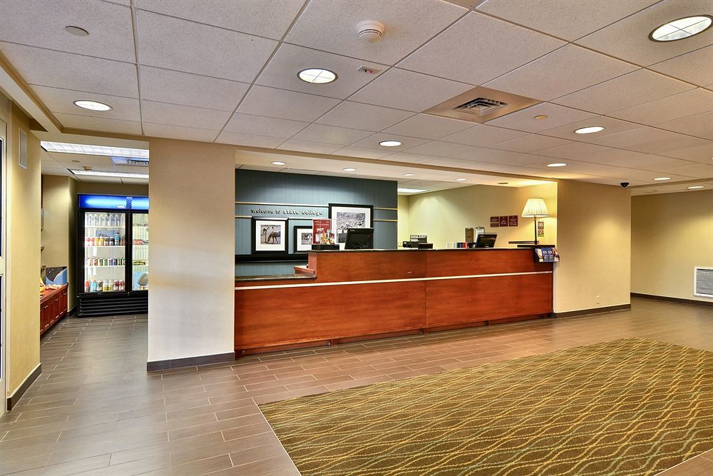 Hampton Inn & Suites State College At Williamsburg Square Ngoại thất bức ảnh