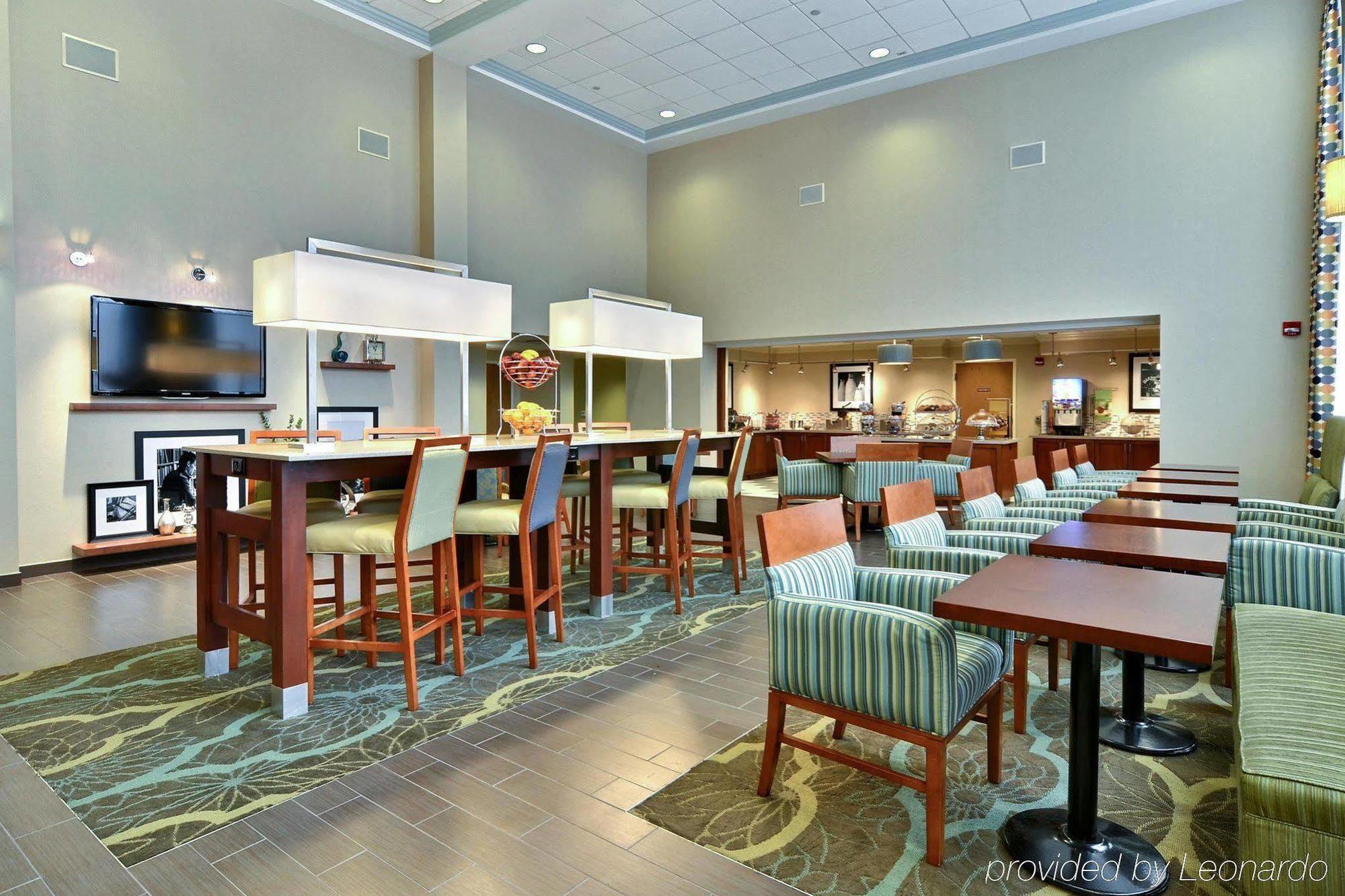 Hampton Inn & Suites State College At Williamsburg Square Ngoại thất bức ảnh