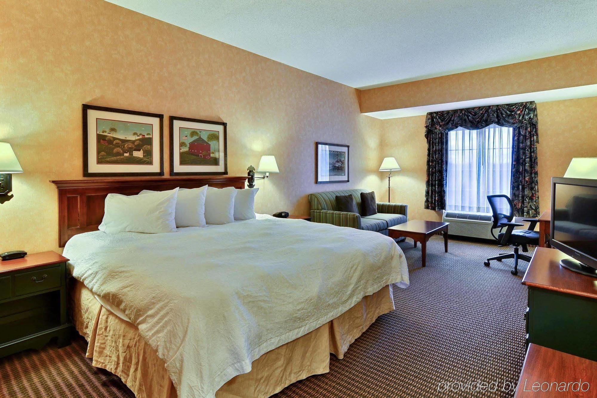Hampton Inn & Suites State College At Williamsburg Square Ngoại thất bức ảnh