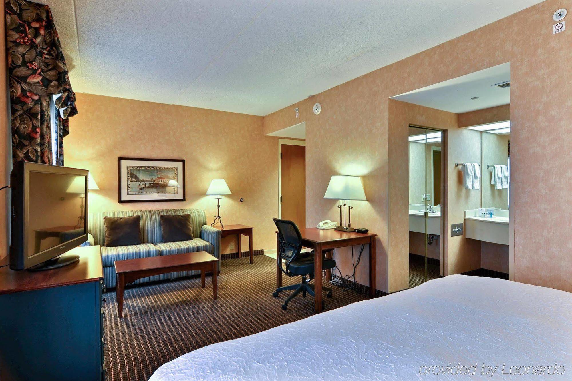 Hampton Inn & Suites State College At Williamsburg Square Ngoại thất bức ảnh