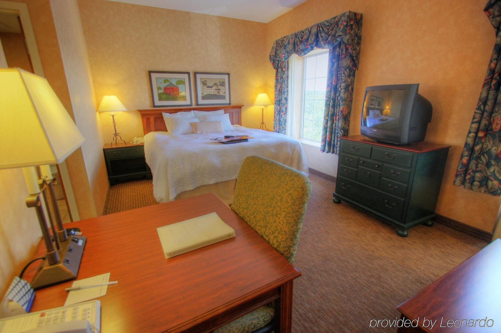 Hampton Inn & Suites State College At Williamsburg Square Phòng bức ảnh